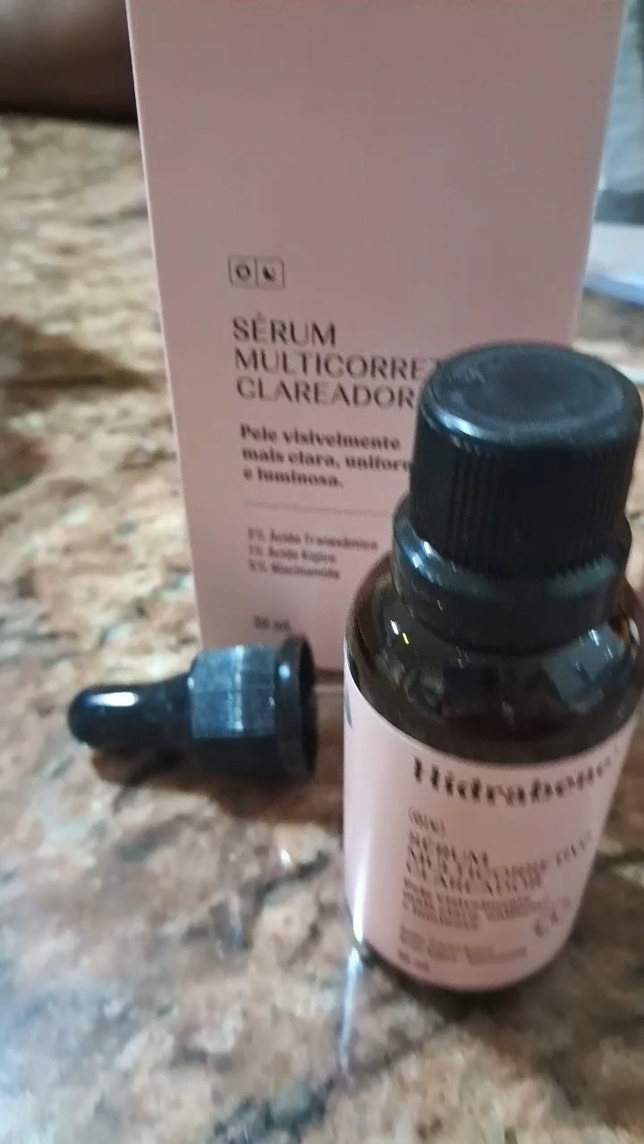 Sérum Multicorretivo Hidrabene sobre a bancada